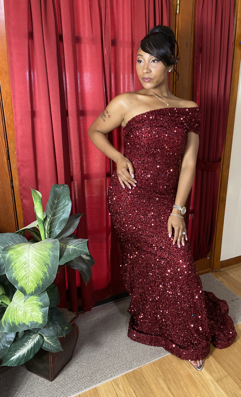 Rae Sequins One-Shoulder Gown